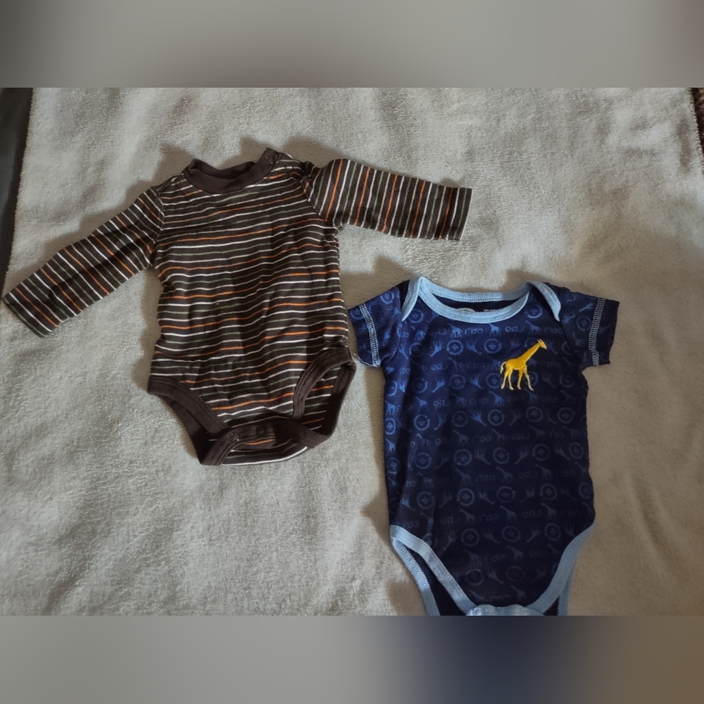 Bundle Of (2) Baby Clothing Items/Size 0-3 Months (Boys)